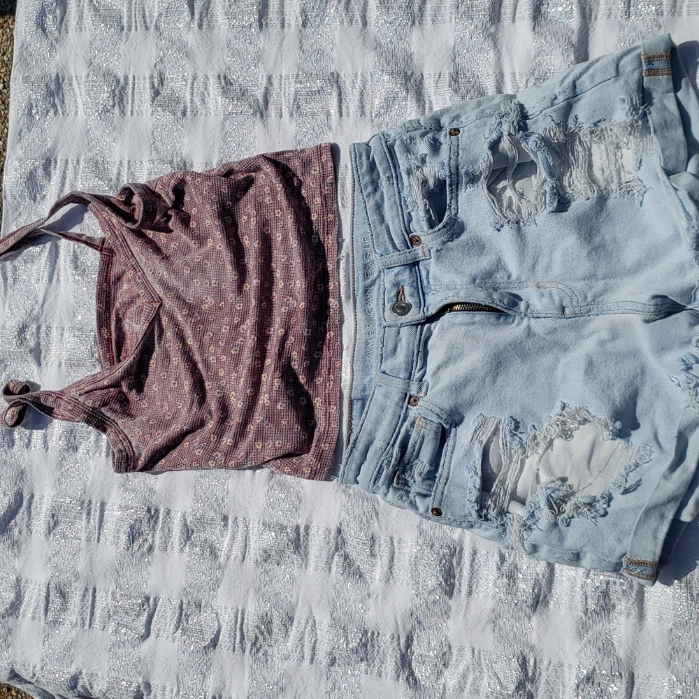 American Eagle Lot jean shorts with tank top...complete outfit